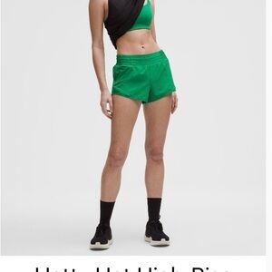 lululemon athletica Hotty Hot High-Rise Lined Short 2.5”